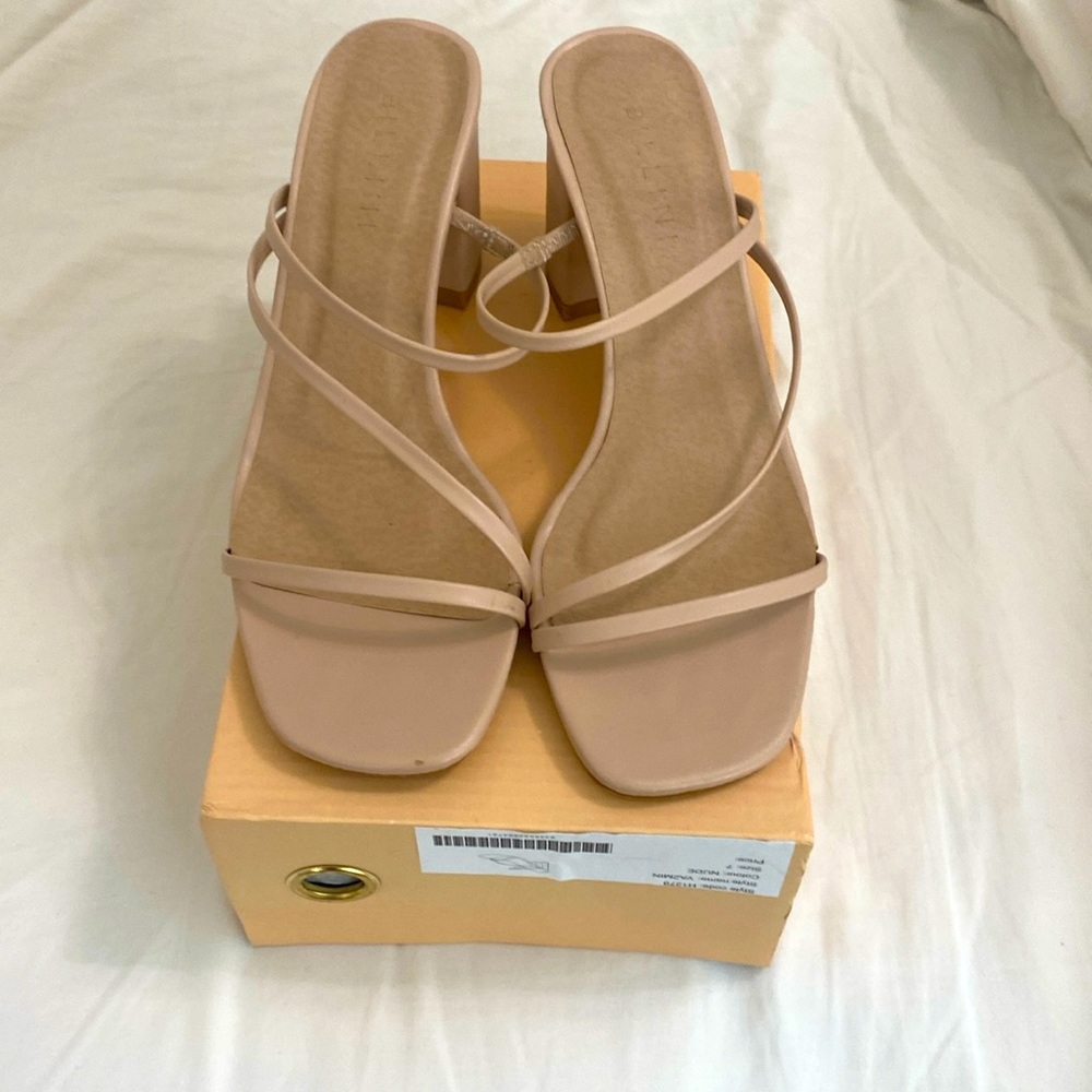 Billini Size 7 Nude Heels